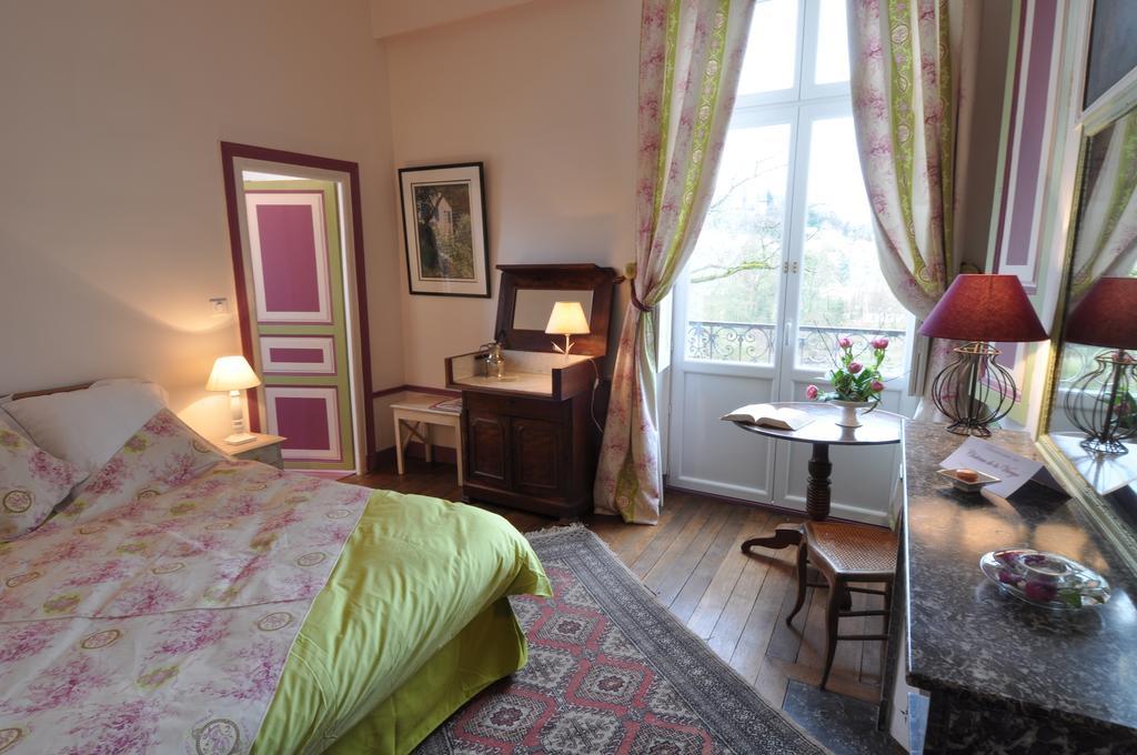 Le Chateau De La Vierge Bures-sur-Yvette Zimmer foto
